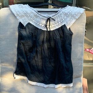 LUCKY BRAND 100% COTTON TOP WITH CROCHET TRIM, SIZE SMALL